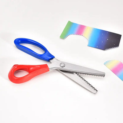 ✂️✨ Nożyczki do szycia i koronek DIY 🧵💖 Precyzyjne i łatwe cięcie w każdej chwili, pomagając Ci tworzyć własne arcydzieła 🎀🌟